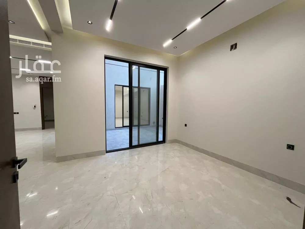 6 bedroom villa in Al Mahdiyyah 5