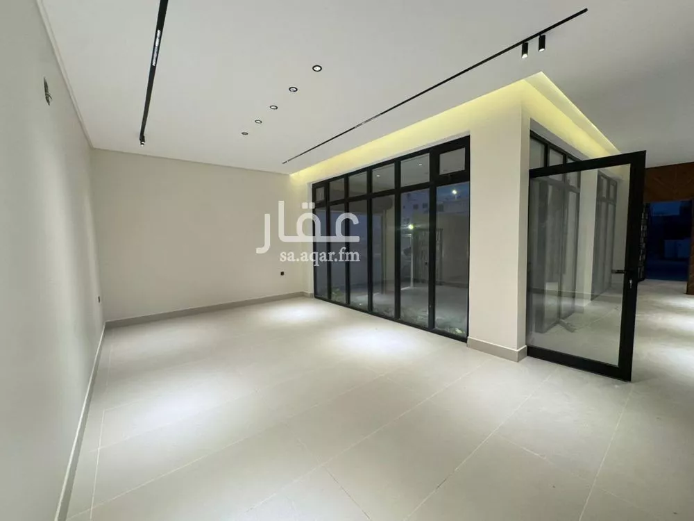 5 bedroom villa in Al Mahdiyyah 8