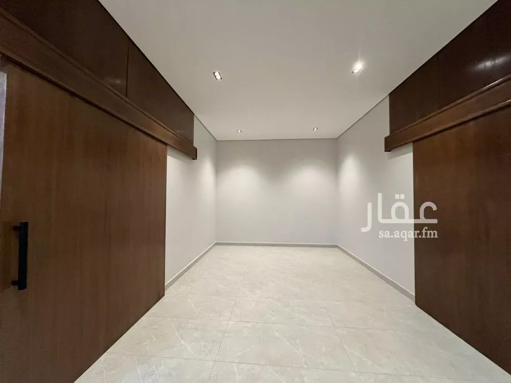 5 bedroom villa in Al Mahdiyyah 10