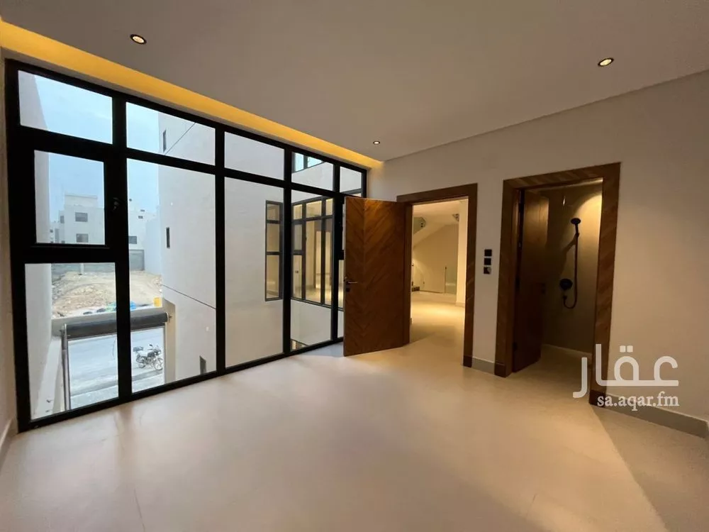 5 bedroom villa in Al Mahdiyyah 17