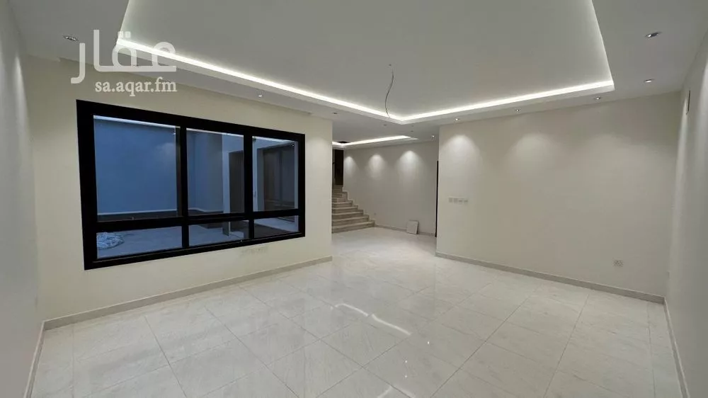 4 bedroom villa in Al Janadriyah 16
