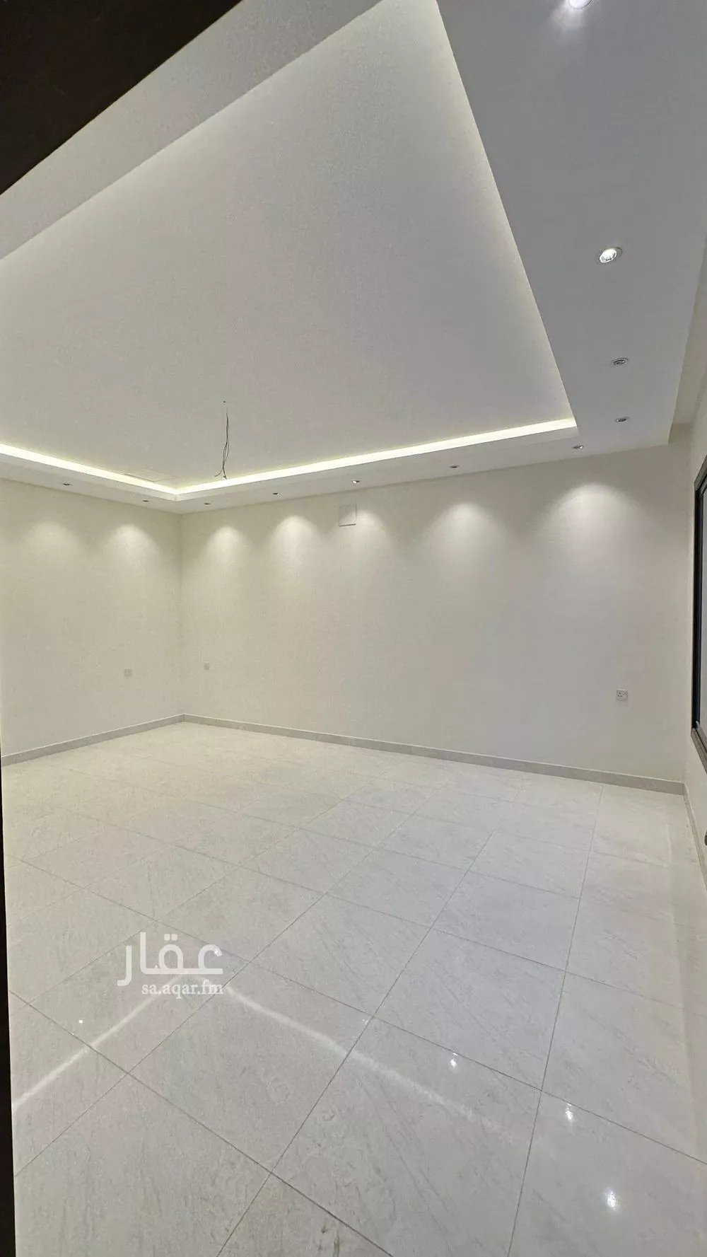 4 bedroom villa in Al Janadriyah 8