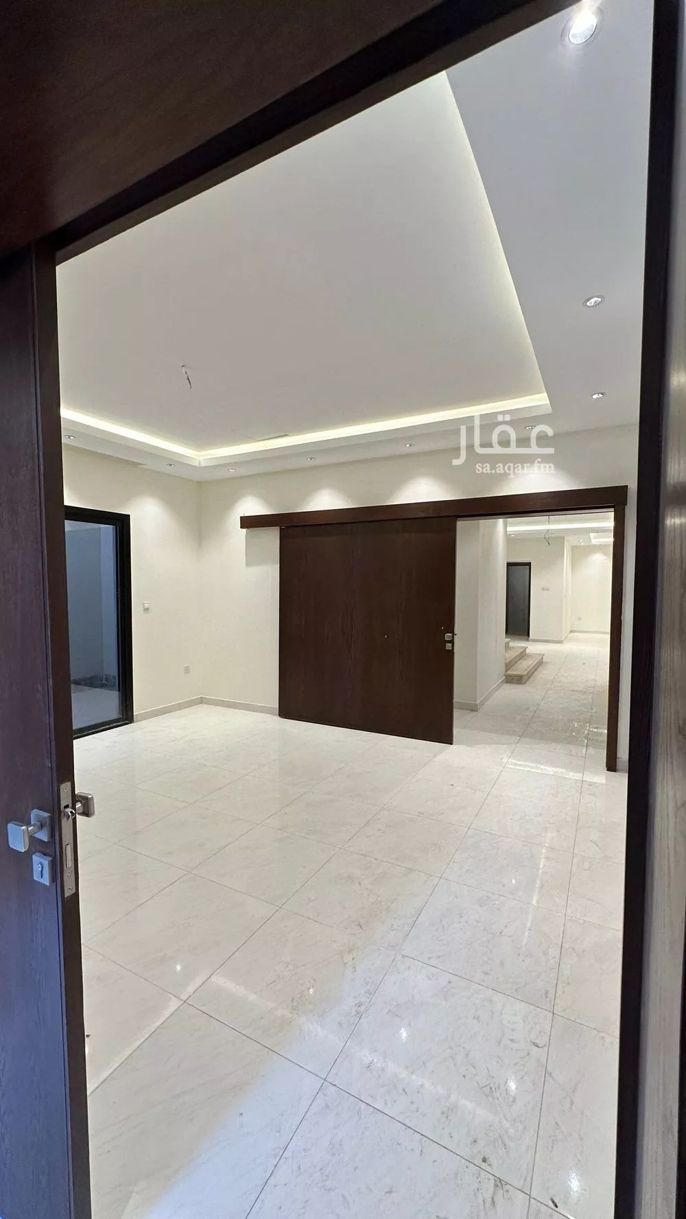 4 bedroom villa in Al Janadriyah 9