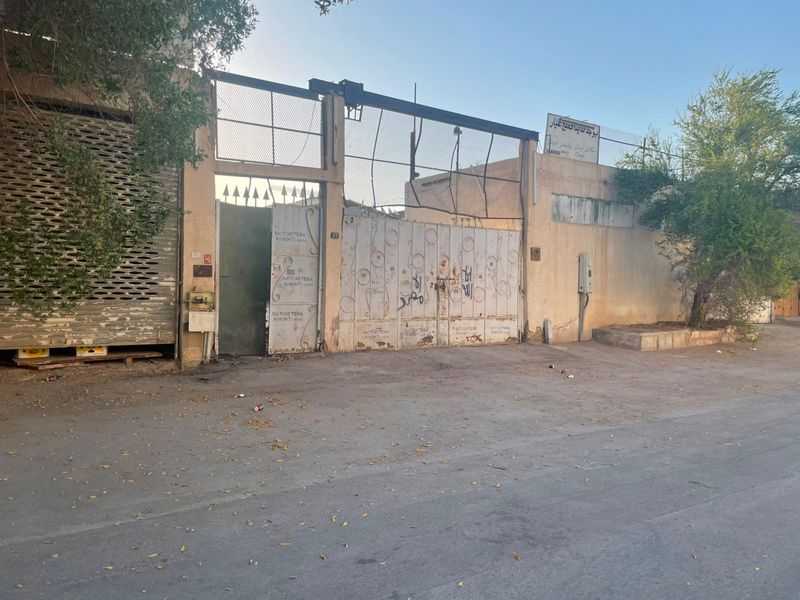 warehouse in Al Farouq, Riyadh 3