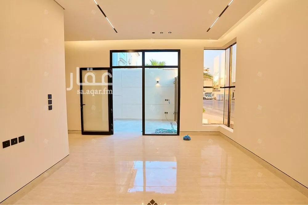 5 bedroom villa in Al Mahdiyyah 15