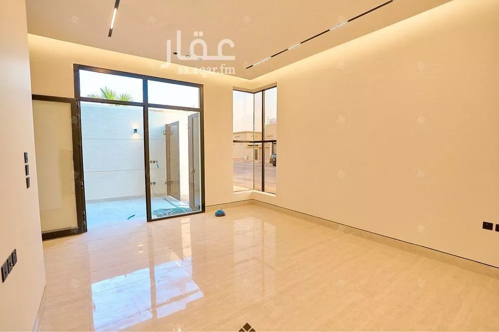 5 bedroom villa in Al Mahdiyyah 5