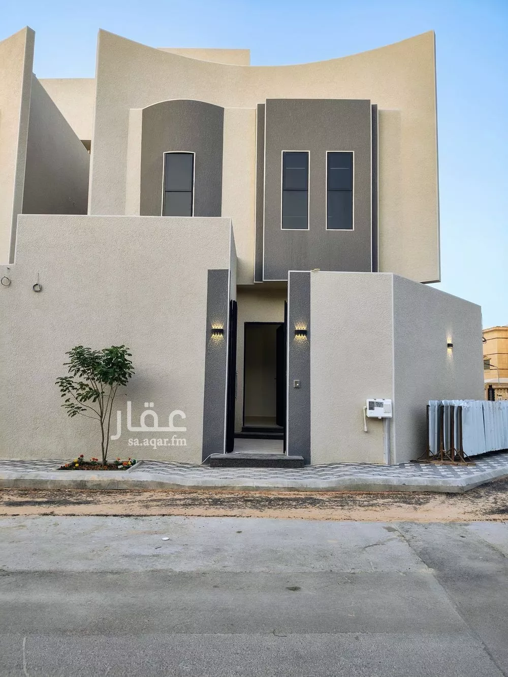 6 bedroom villa in Al Hazm 21