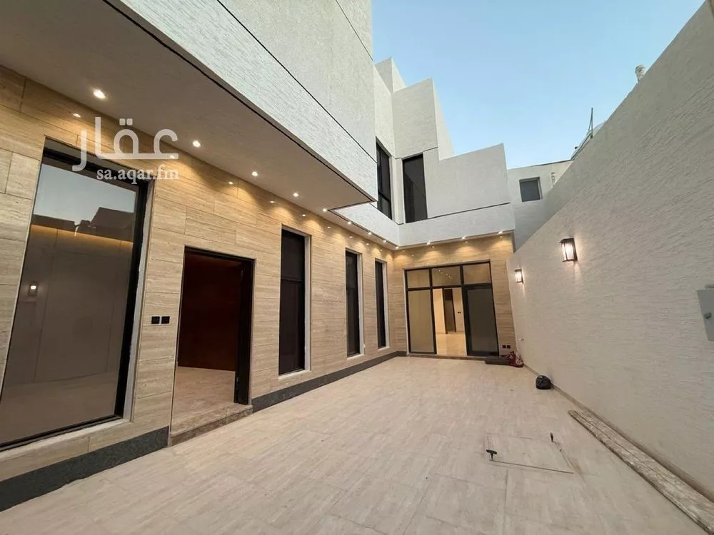 5 bedroom villa in Al Mahdiyyah 6