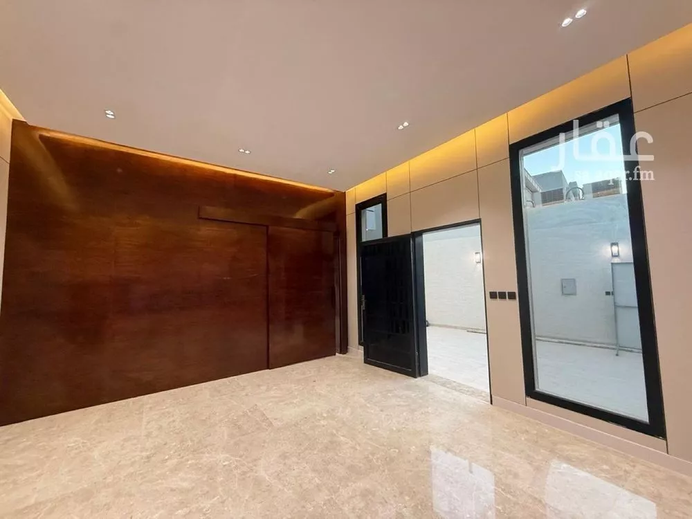 5 bedroom villa in Al Mahdiyyah 10