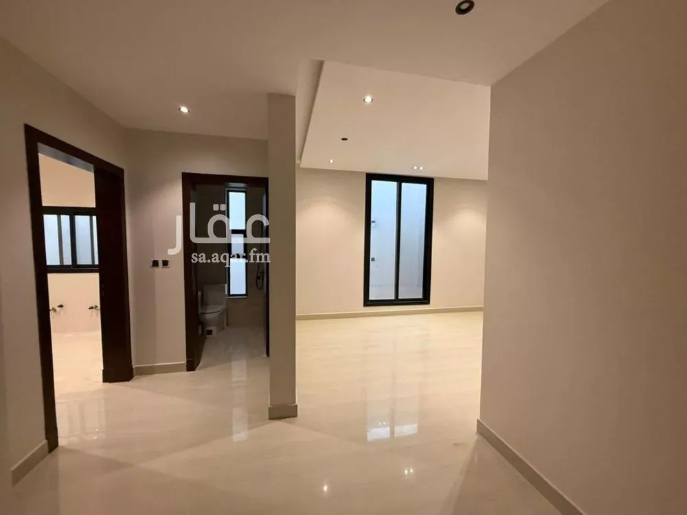 5 bedroom villa in Al Mahdiyyah 22