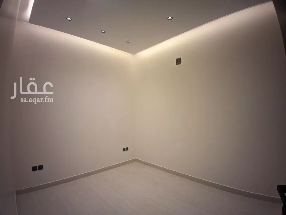 6 bedroom villa in Dhahrat Laban 15