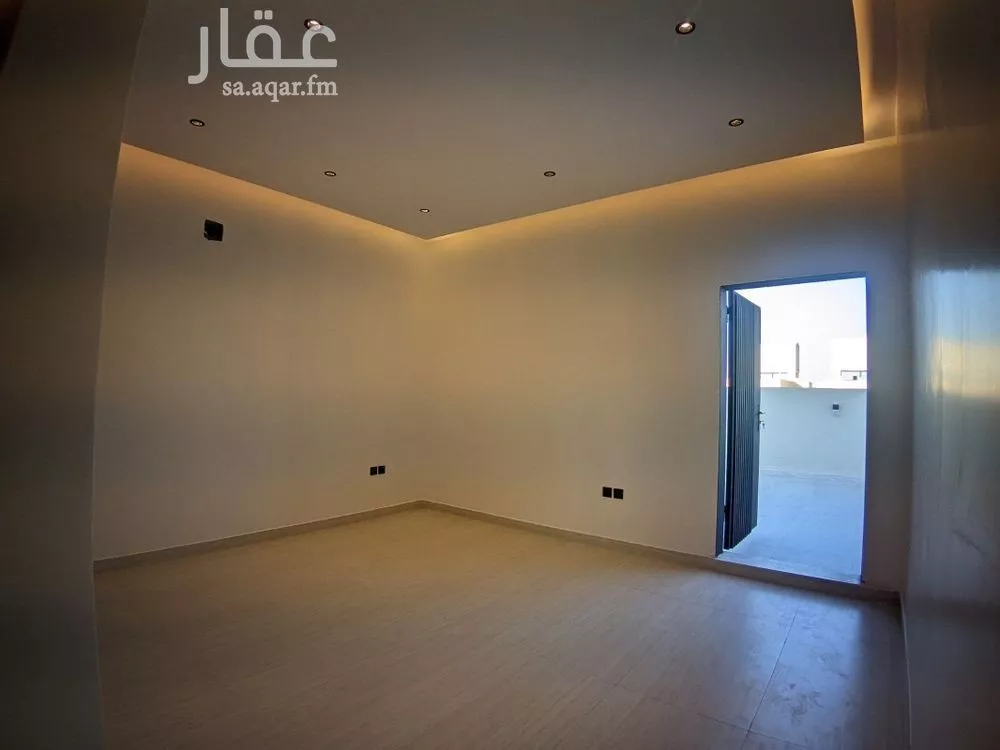 6 bedroom villa in Dhahrat Laban 8