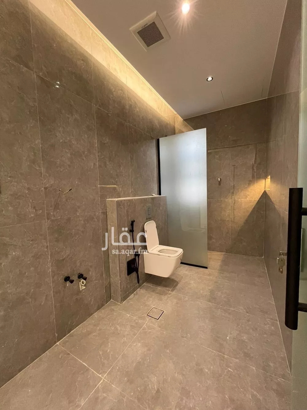 5 bedroom villa in Al Mahdiyyah 14