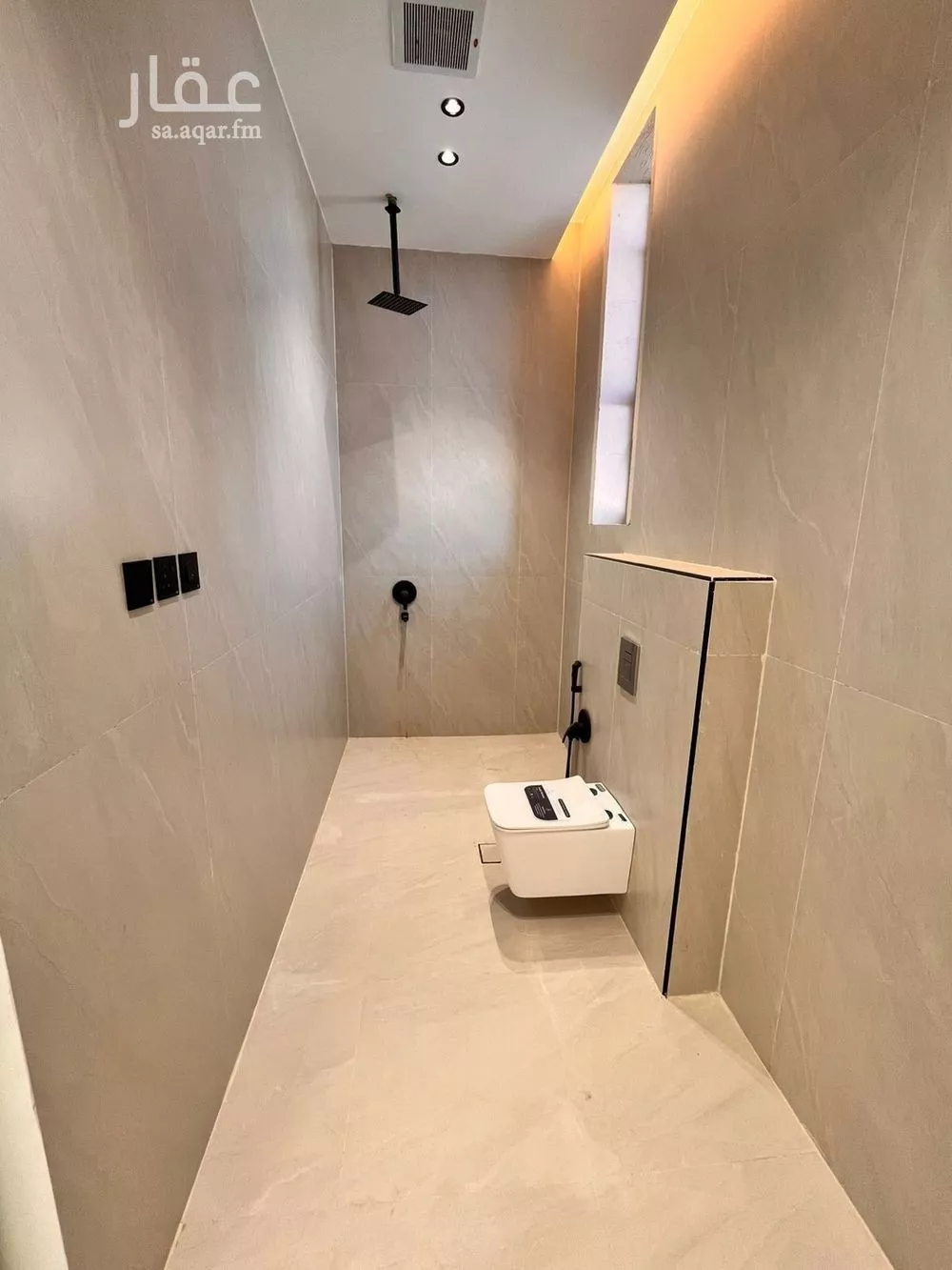 5 bedroom villa in Al Mahdiyyah 18