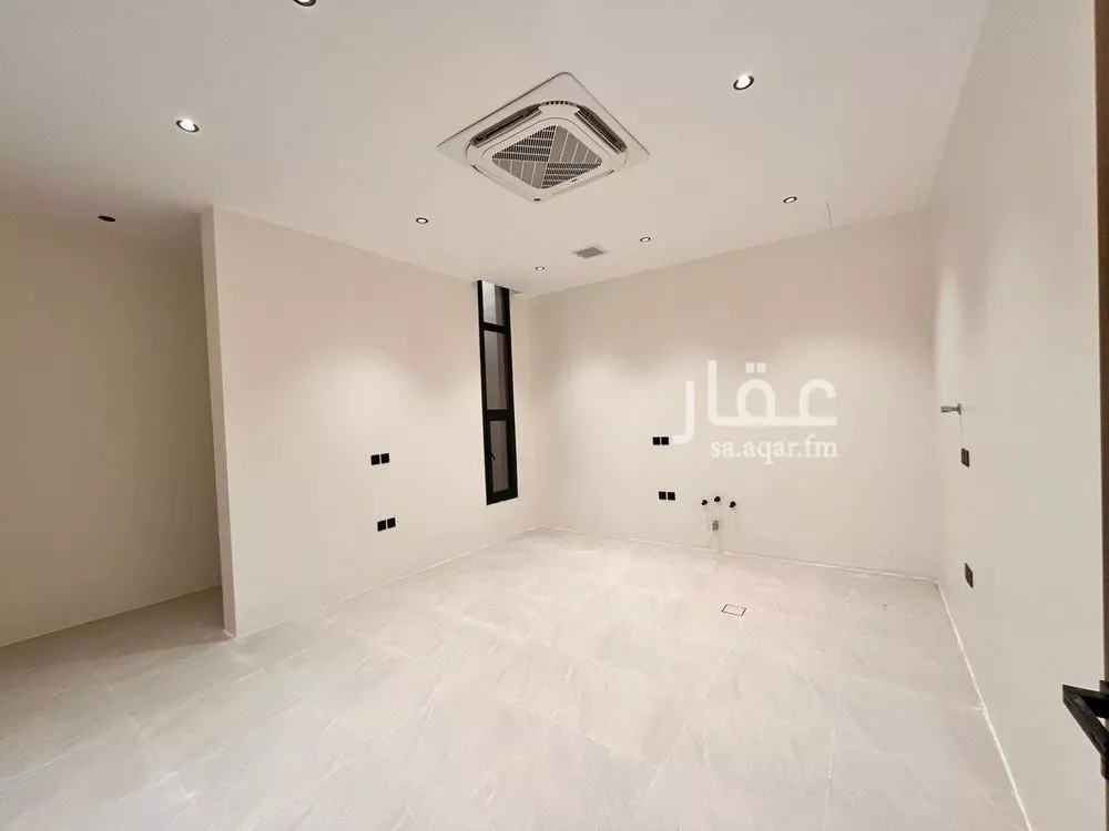 5 bedroom villa in Al Mahdiyyah 10