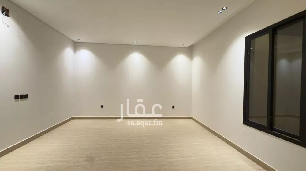 فيلا 5 غرف في الشرق 8