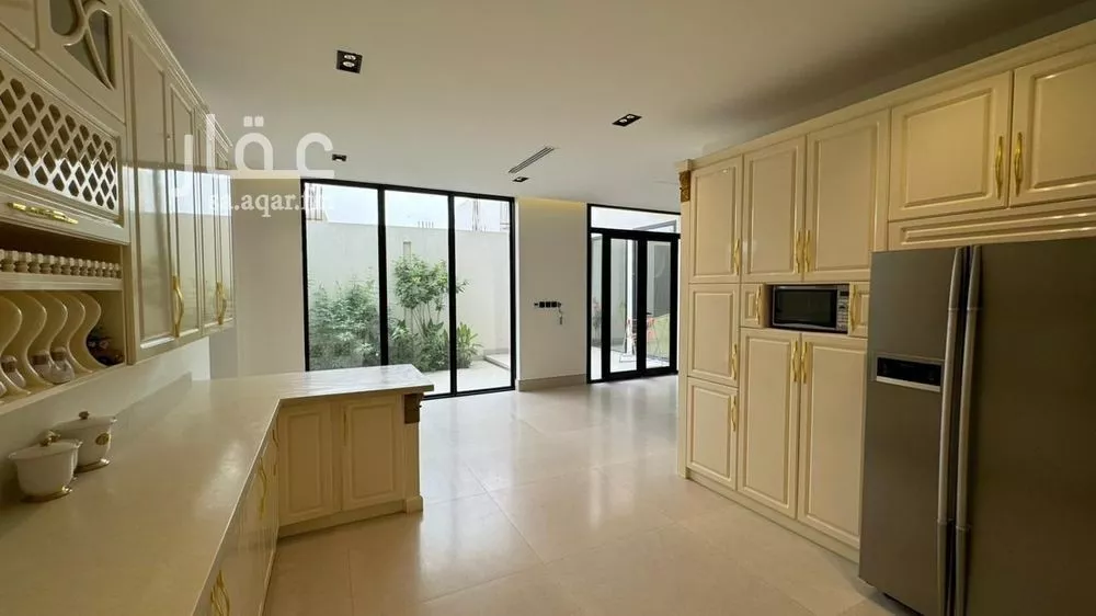 8 bedroom villa in Al Narjis 10