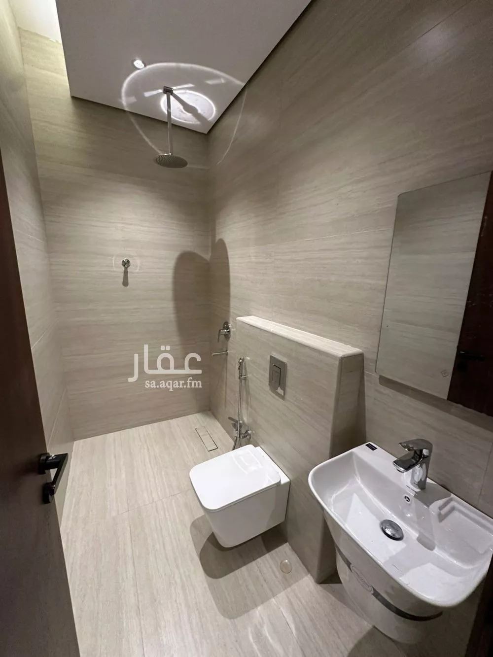 5 bedroom villa in Al Mahdiyyah 6