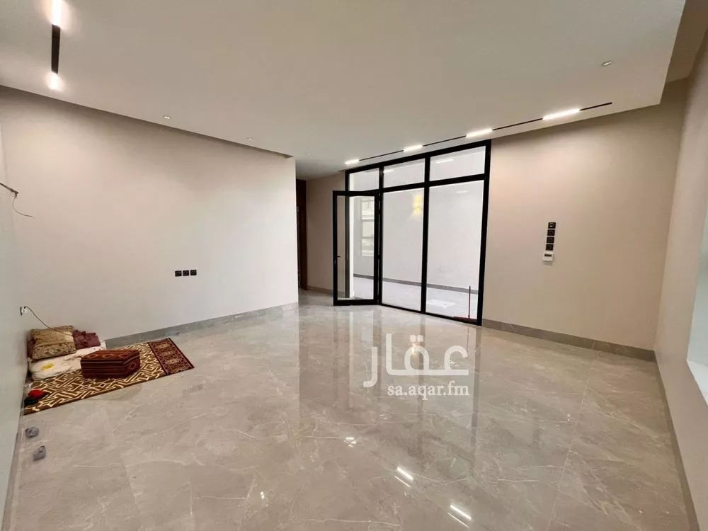 5 bedroom villa in Al Mahdiyyah 14