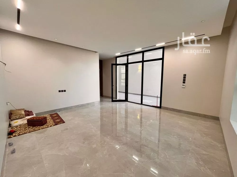 5 bedroom villa in Al Mahdiyyah 6