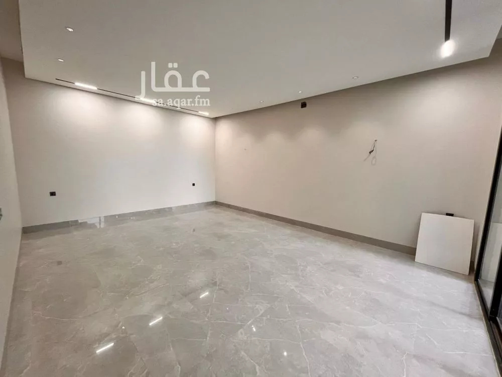 5 bedroom villa in Al Mahdiyyah 10