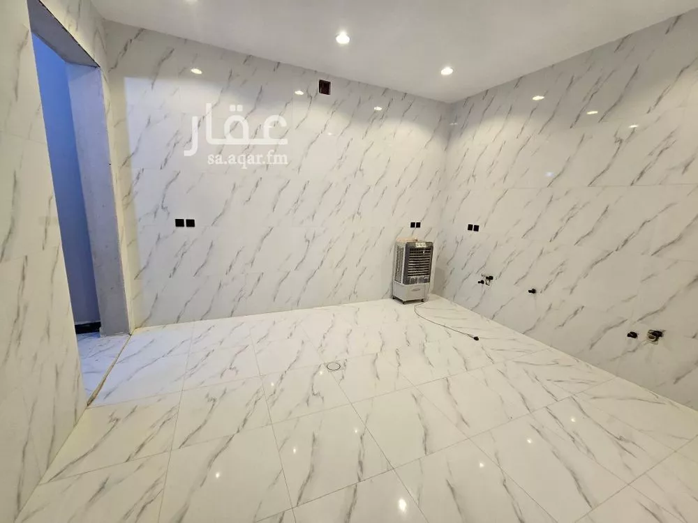6 bedroom villa in Dhahrat Laban 11