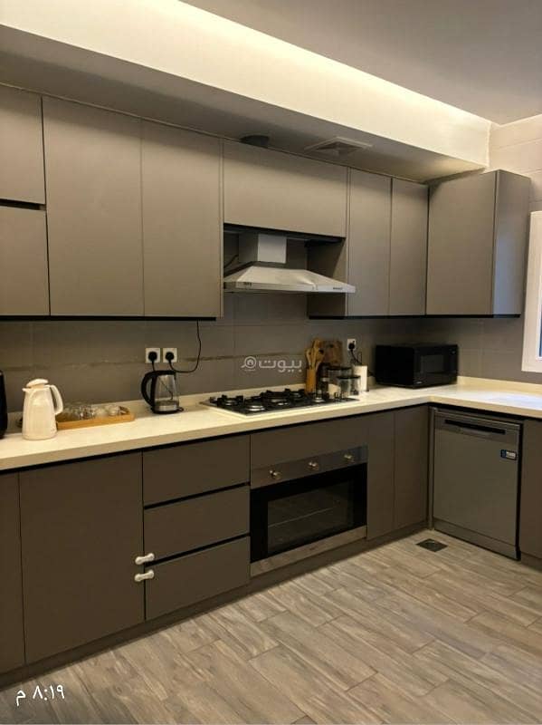 6 bedroom villa in King Khalid International Airport, Riyadh 11