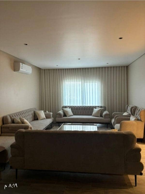 6 bedroom villa in King Khalid International Airport, Riyadh 2