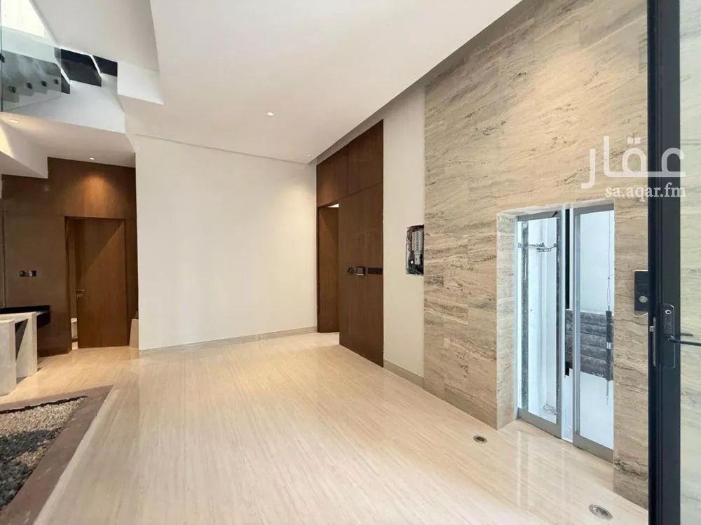 6 bedroom villa in Al Mahdiyyah 2