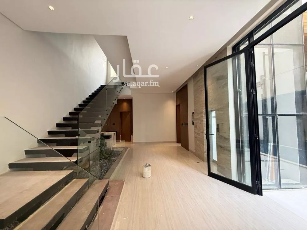 6 bedroom villa in Al Mahdiyyah 8