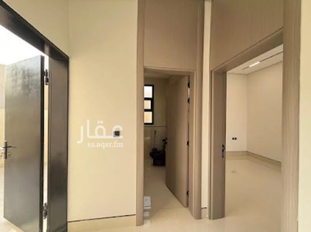 5 bedroom villa in Al Mahdiyyah 3