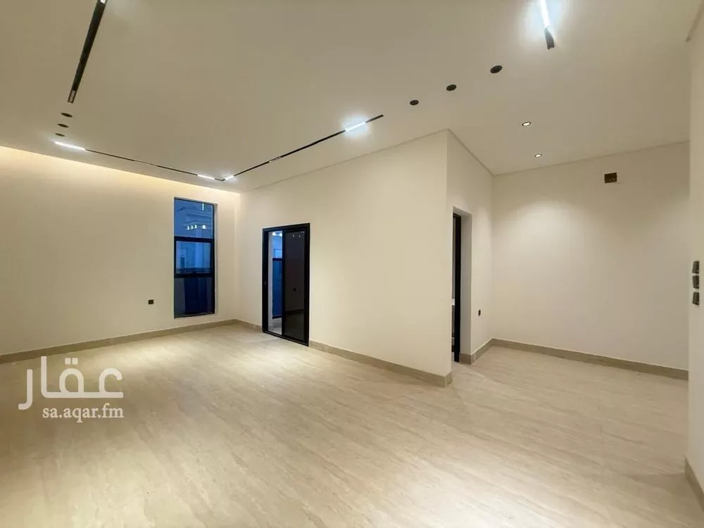 5 bedroom villa in Al Mahdiyyah 2