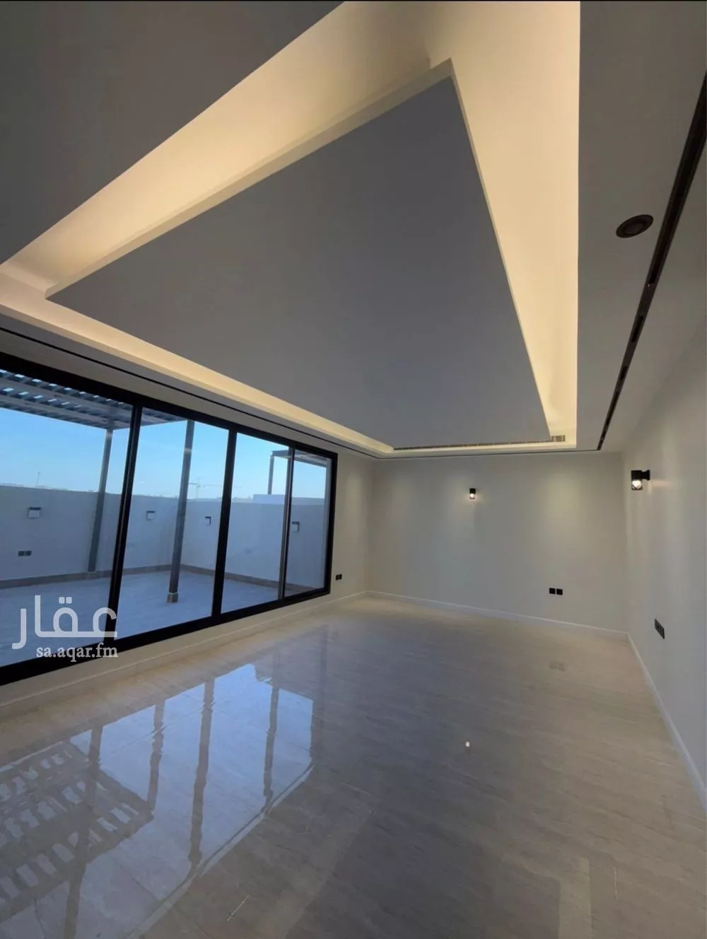 فيلا 5 غرف في الملقا 12