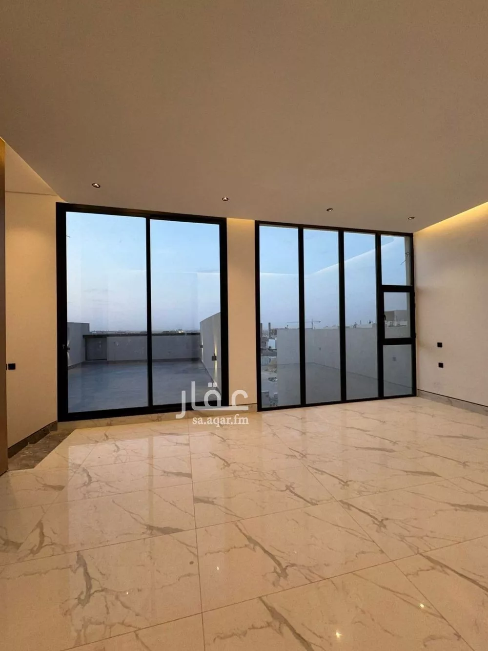 5 bedroom villa in Al Narjis 9