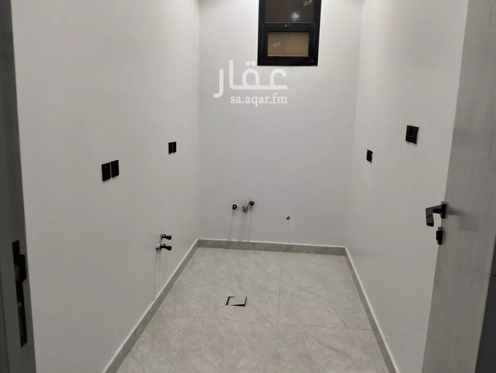 فيلا 5 غرف في عكاظ 11