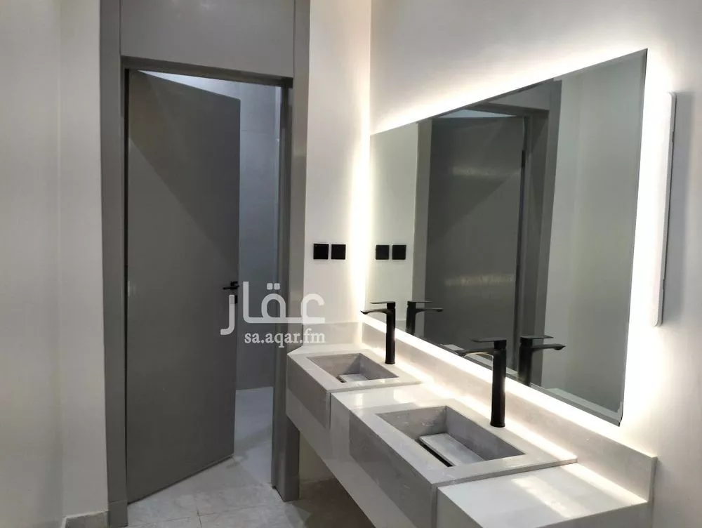 فيلا 5 غرف في عكاظ 15