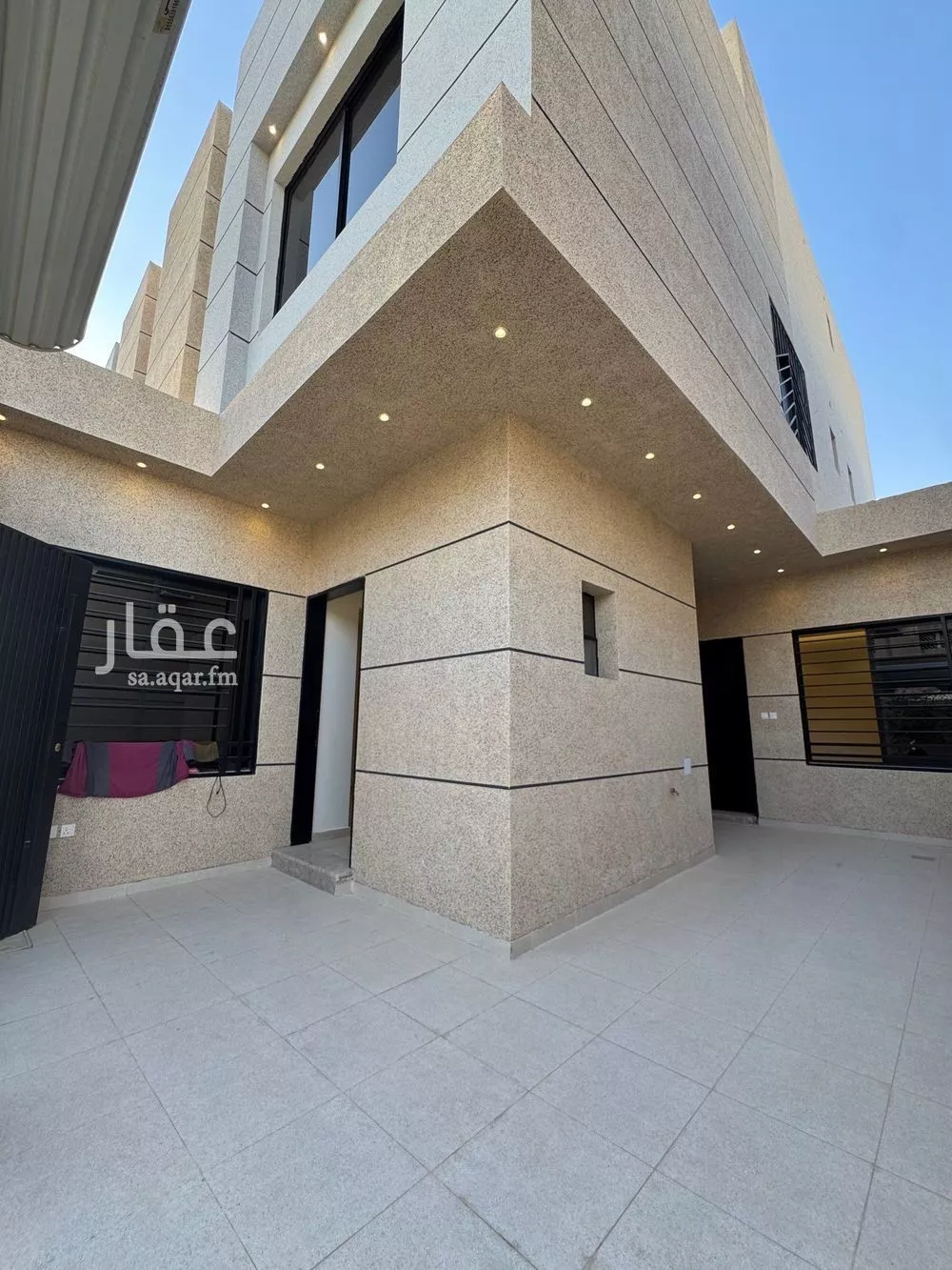 6 bedroom villa in Al Zahrah 15