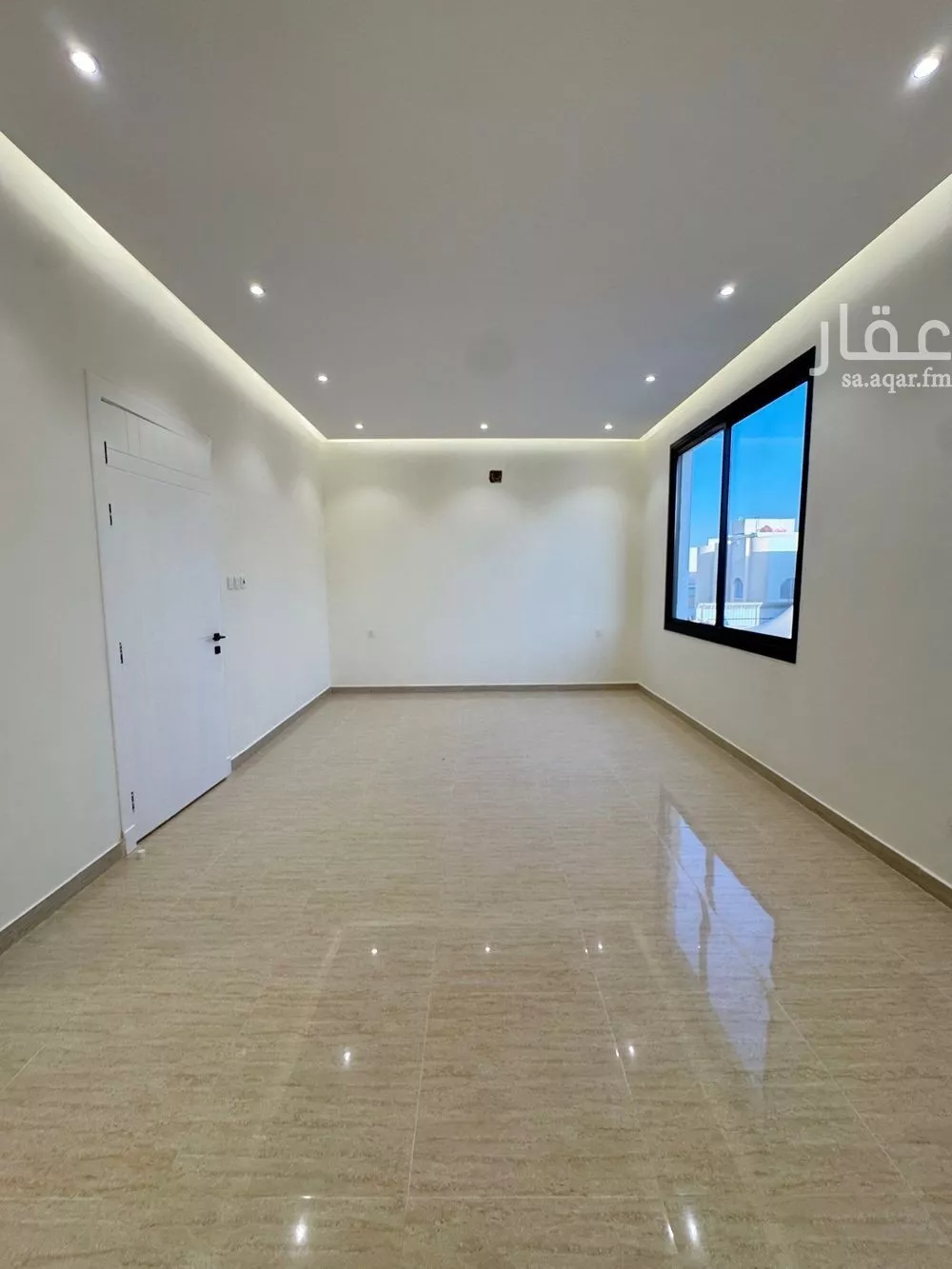 6 bedroom villa in Al Zahrah 18