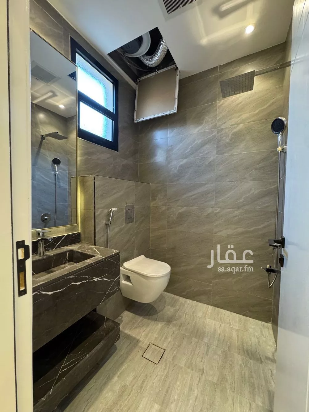 6 bedroom villa in Al Zahrah 20