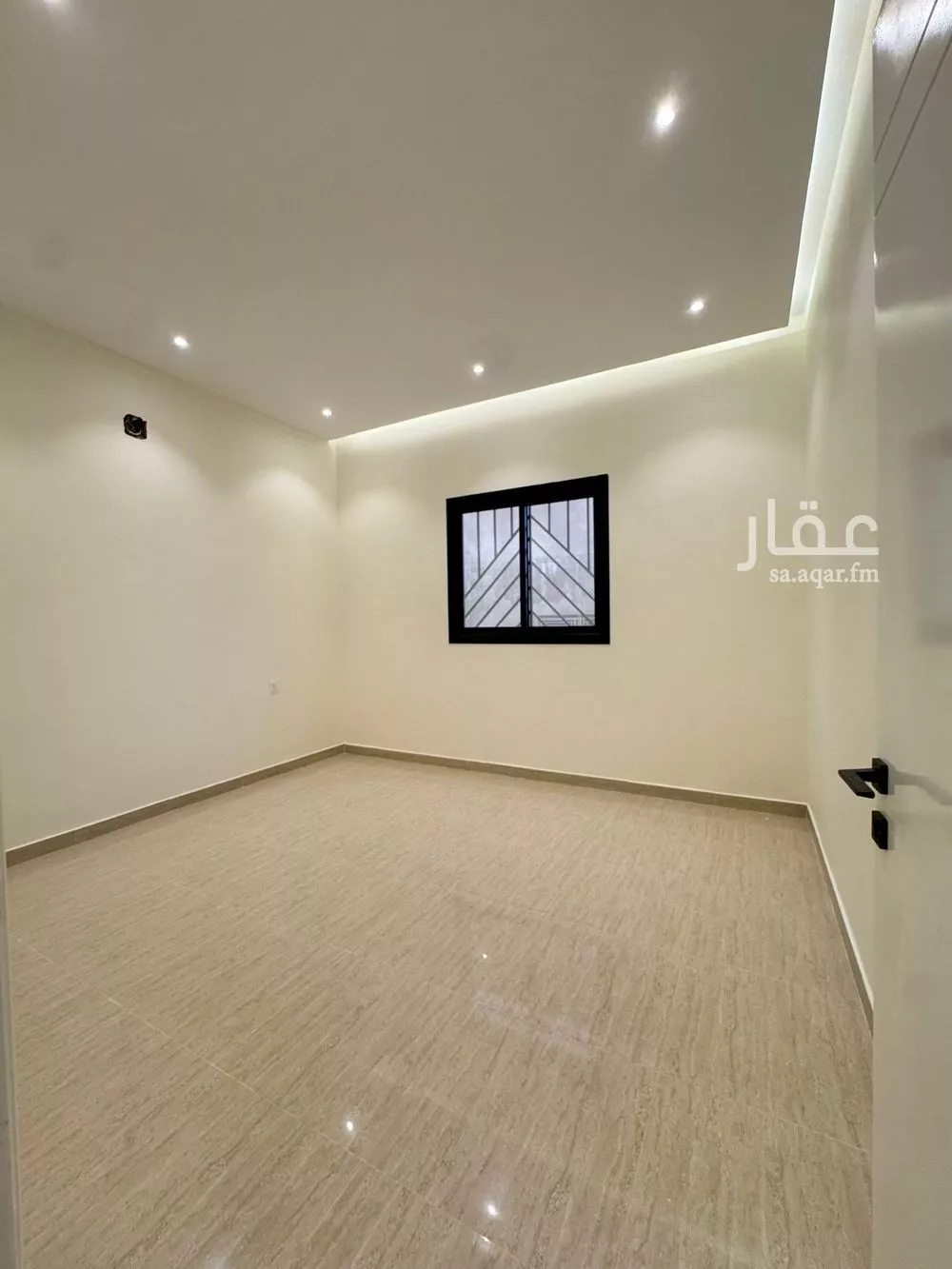 6 bedroom villa in Al Zahrah 22