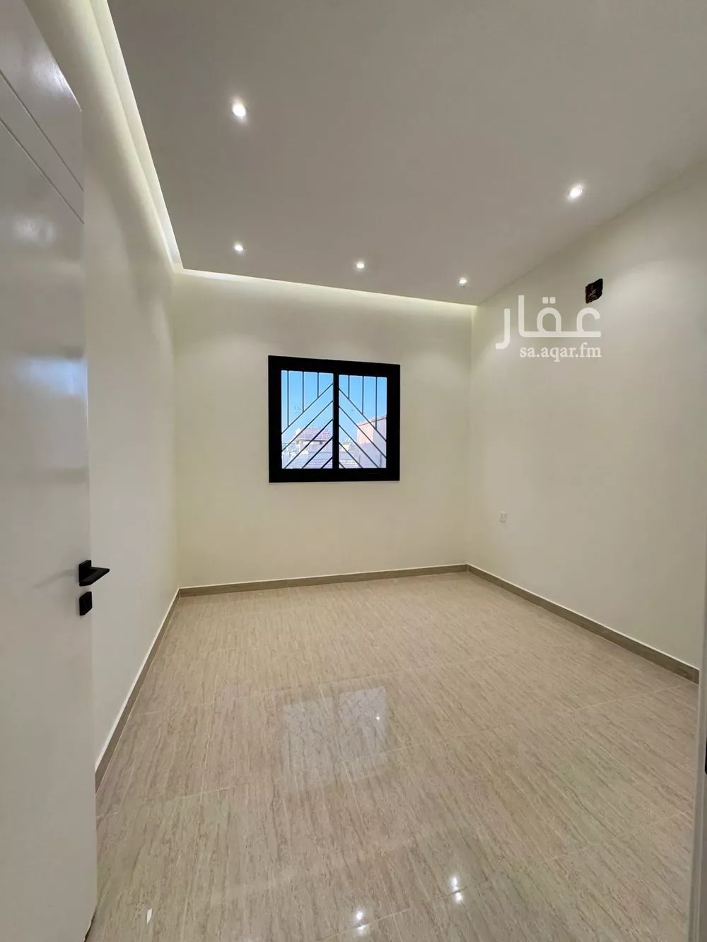 6 bedroom villa in Al Zahrah 25