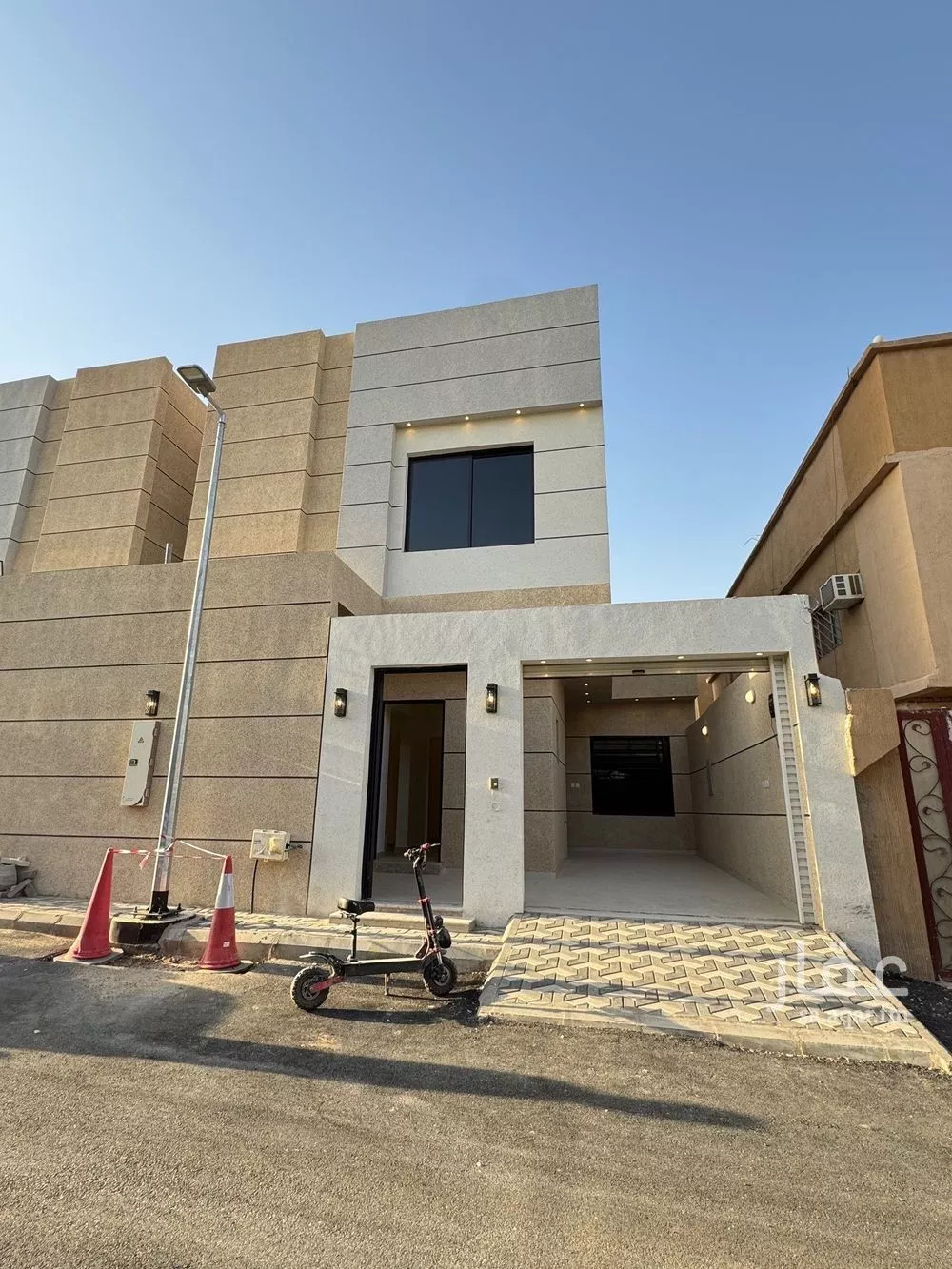 6 bedroom villa in Al Zahrah 5
