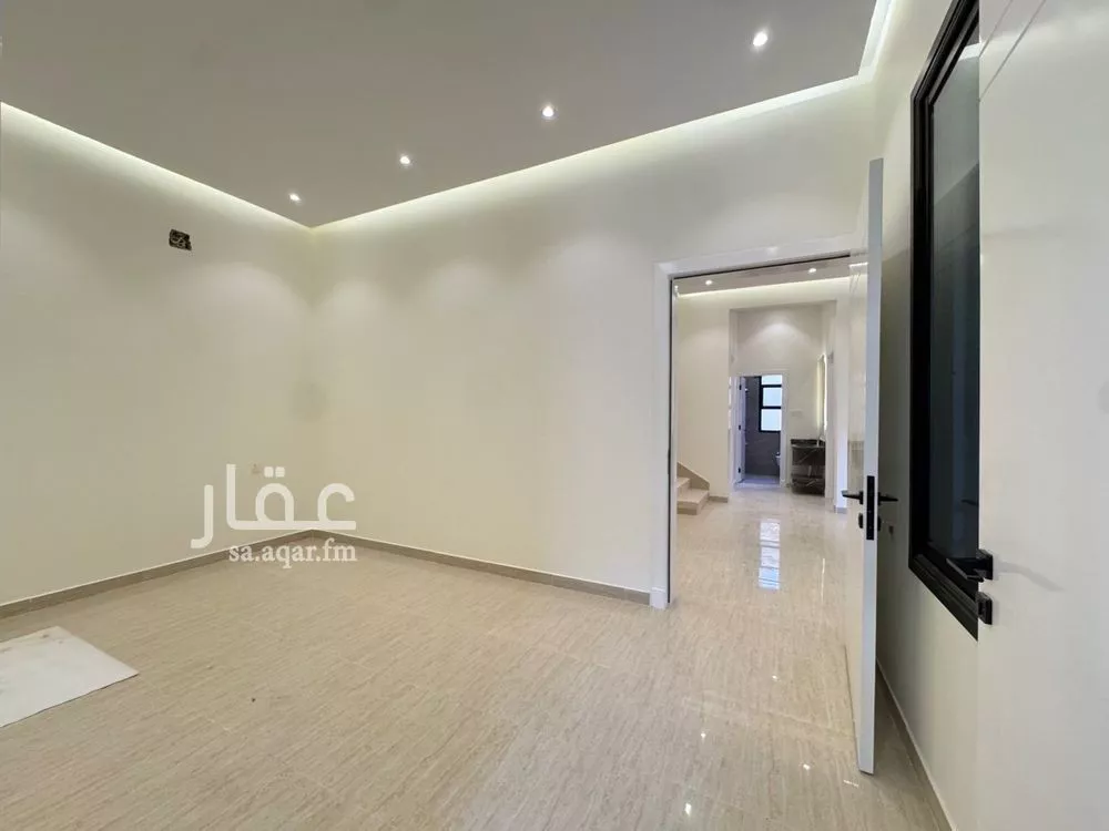 6 bedroom villa in Al Zahrah 8
