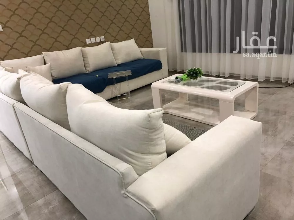 5 bedroom villa in Al Aridh 3