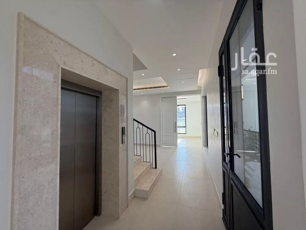 6 bedroom villa in Al Mahdiyyah 3