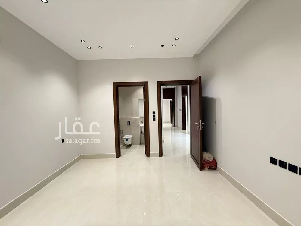 6 bedroom villa in Al Mahdiyyah 23