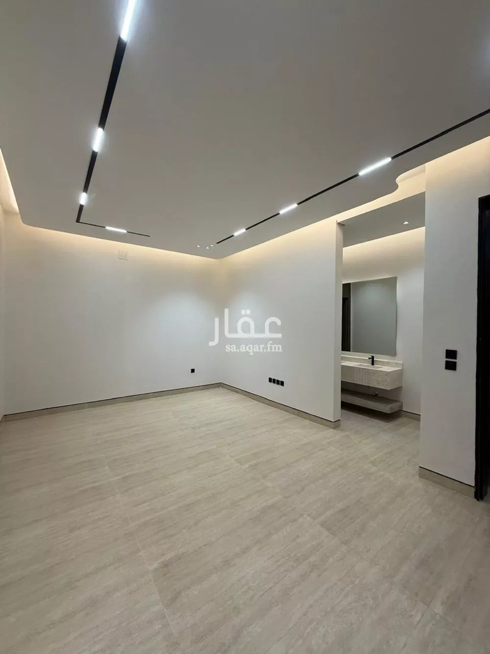 6 bedroom villa in Al Mahdiyyah 3