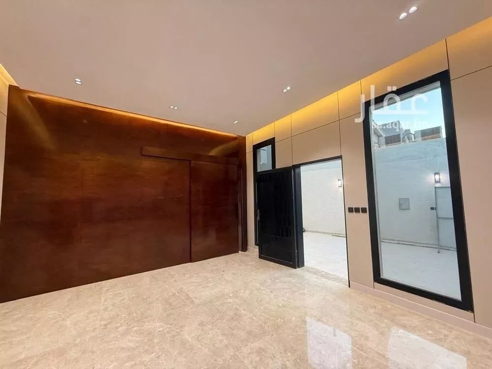 5 bedroom villa in Al Mahdiyyah 25
