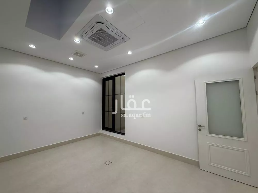 5 bedroom villa in Al Mahdiyyah 2