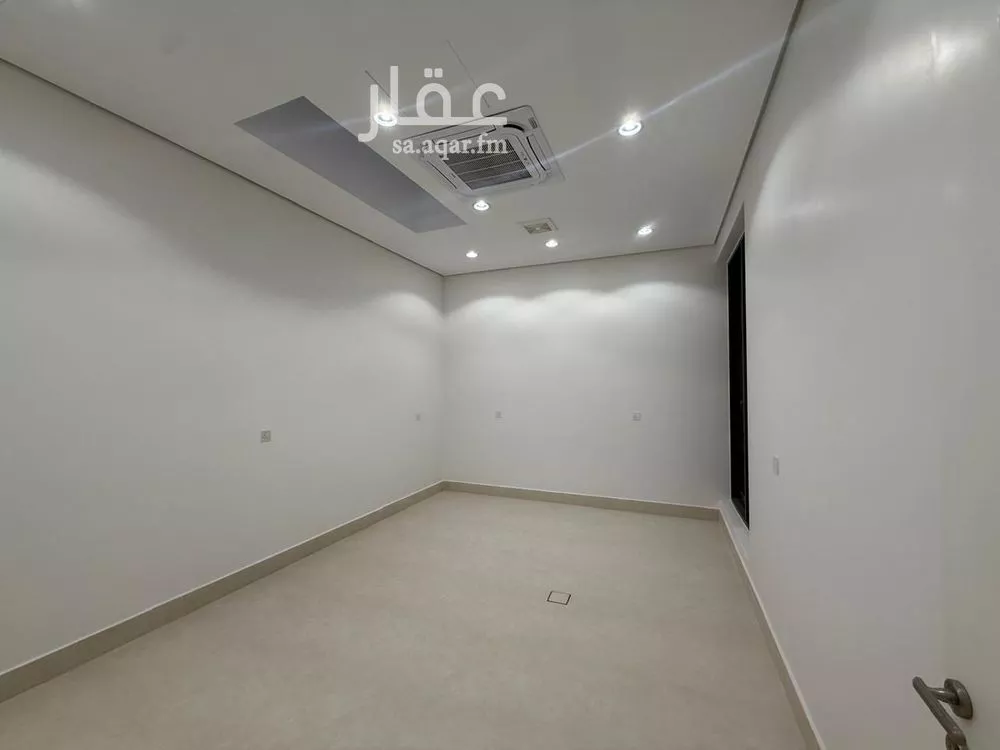 5 bedroom villa in Al Mahdiyyah 10
